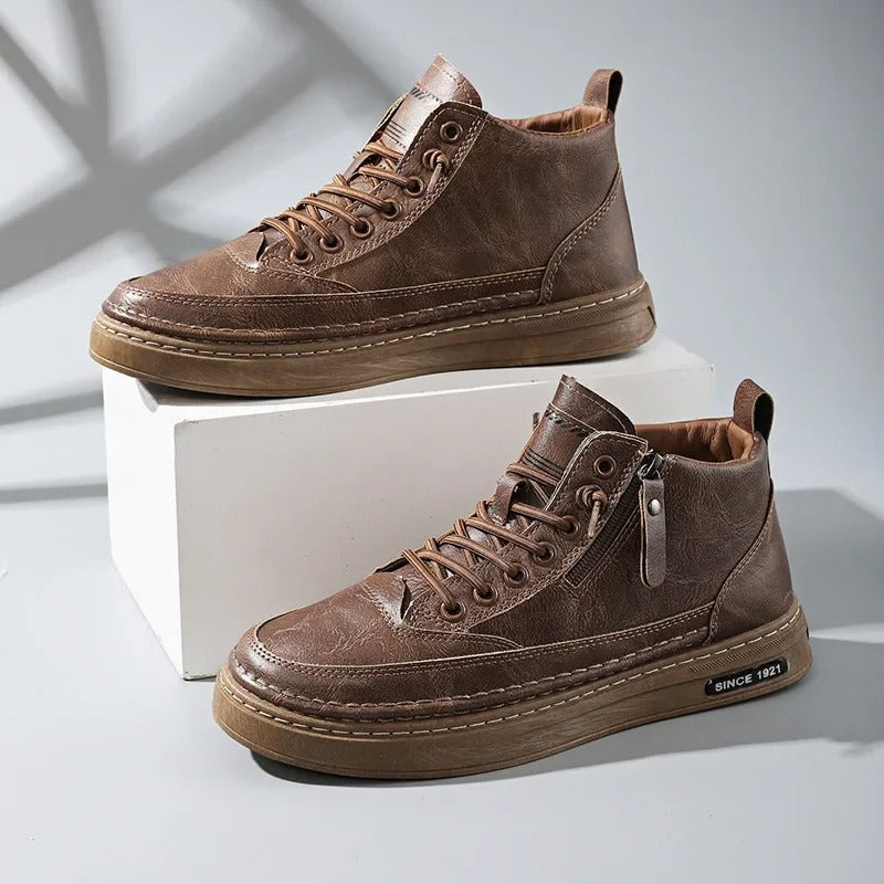 RAVEN: BOTAS TRIPLE COSTURA QUE DOMINAN LA CIUDAD